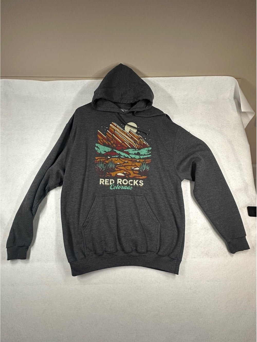 Red Rocks Colorado Hoodie Sweatshirt, Large, Charcoal Gray Cotton-Poly Blend